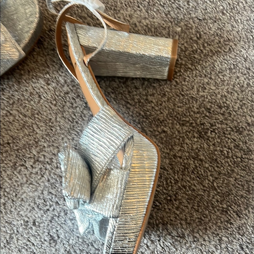 Lulus heels - Picture 3 of 5